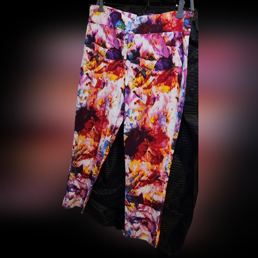 Attyre Vibrant Abstract Print Leggings 12